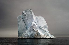Millionaire to tow iceberg to help drought