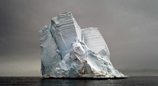 Millionaire to tow iceberg to help drought